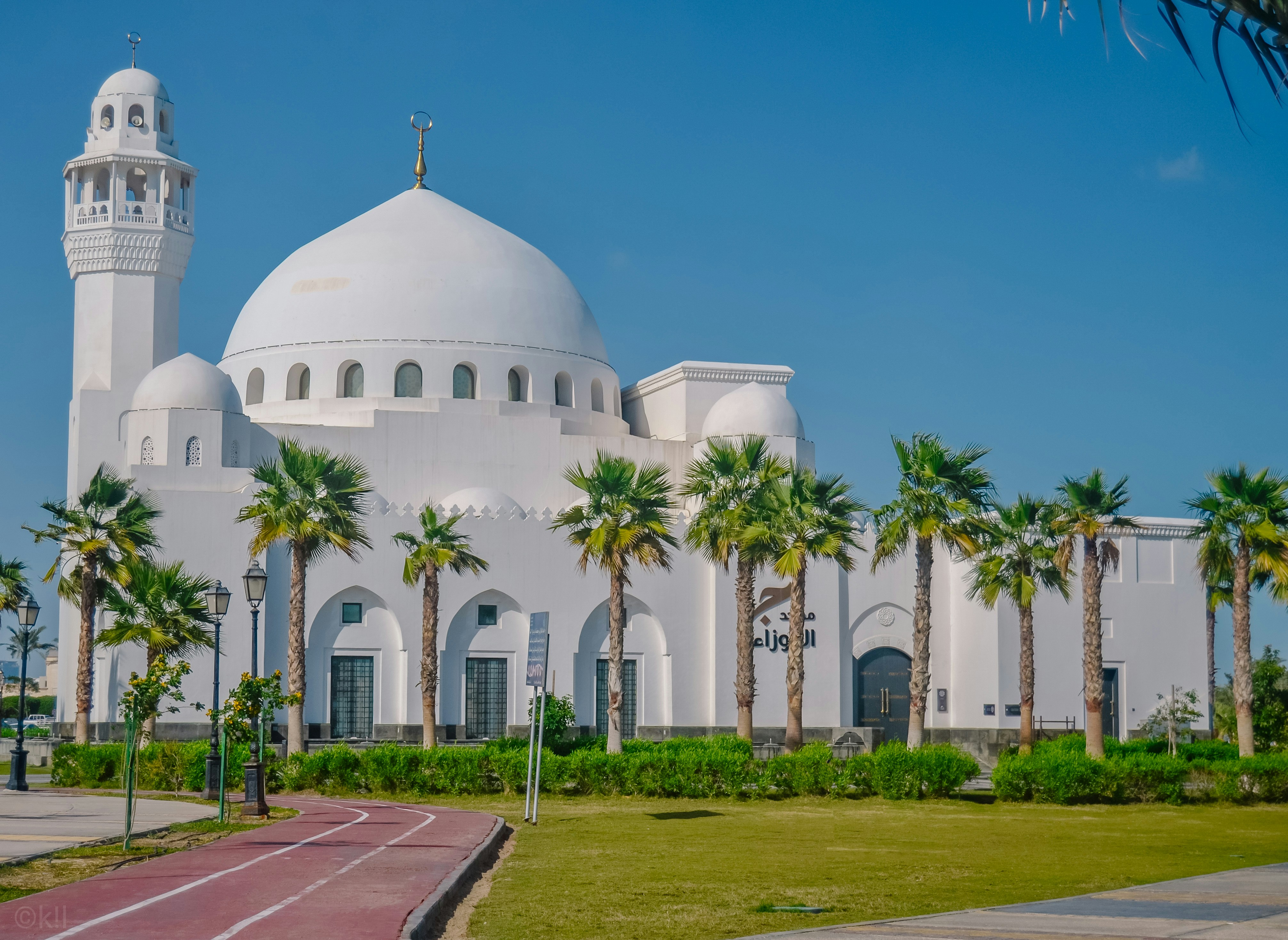 akil imran KW qmD8hOx4 unsplash