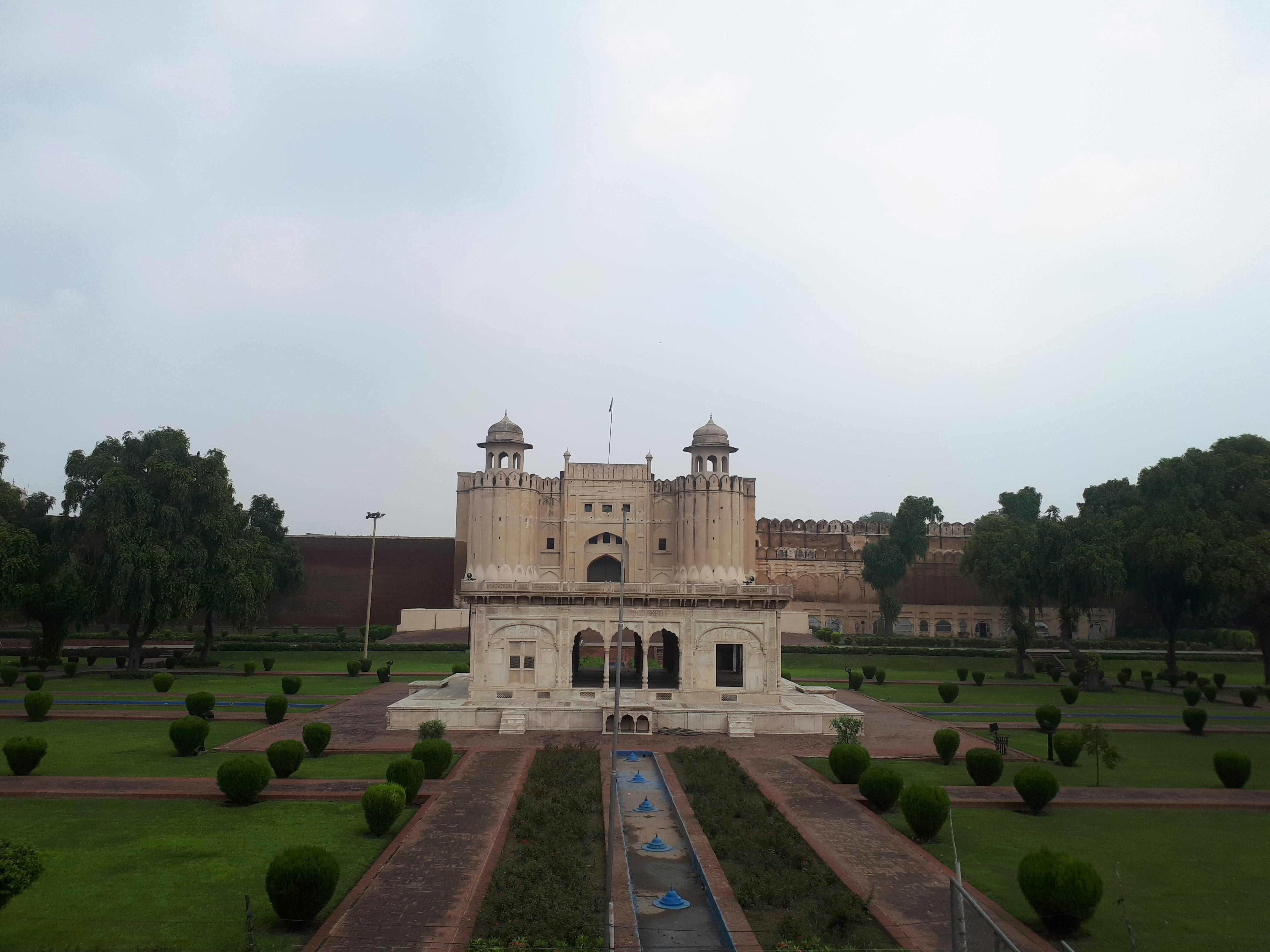imran bangash Hr9wkYLIoLI unsplash (1)