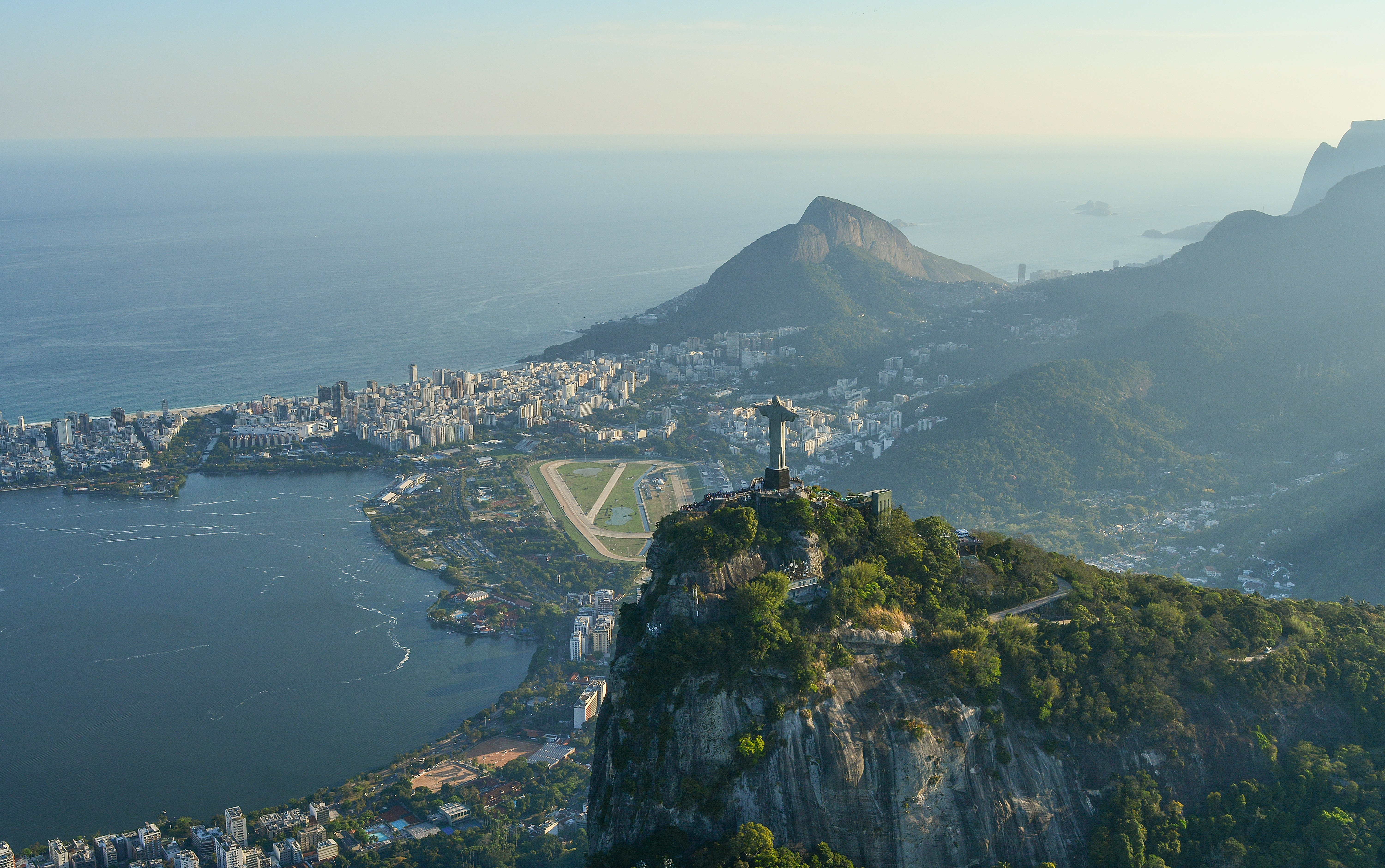 raphael nogueira OkiDIla7K8Q unsplash